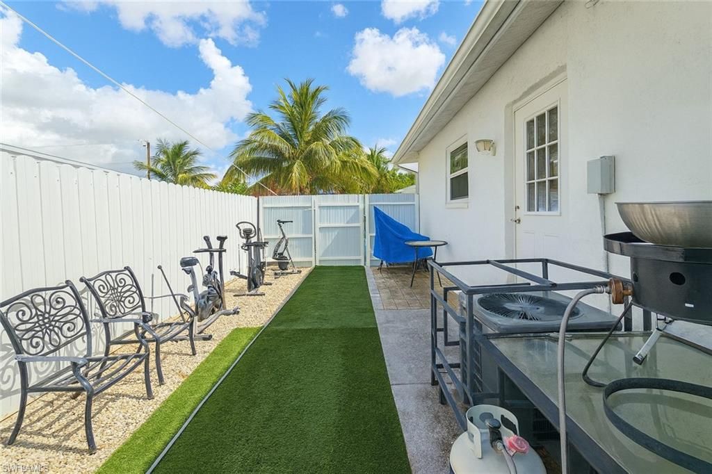 Backyard, Exterior