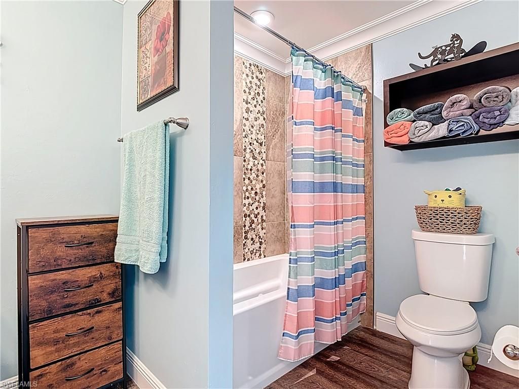 Bathroom, Interior, Recessed Lighting, Wood Texture Flooring
