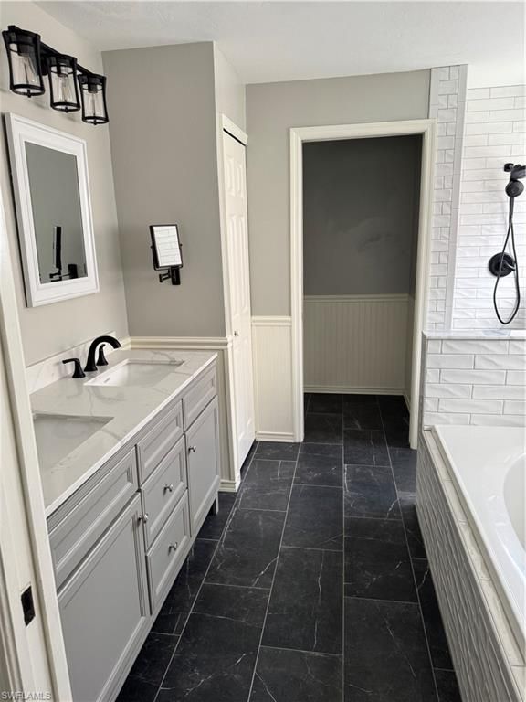 Bathroom, Dual Sink Vanities, Interior