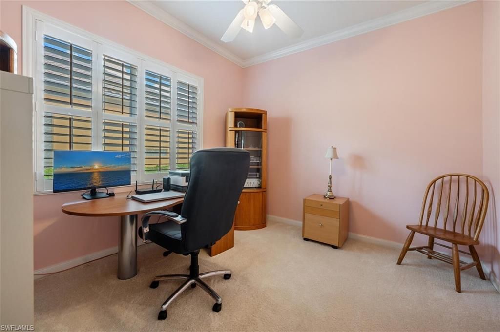 Home Office, Interior