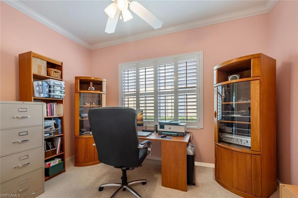 Home Office, Interior