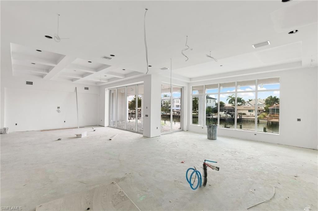 Empty room, Interior, Recessed Lighting