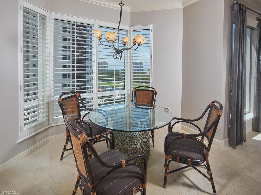 Chandelier, Dining room, Interior