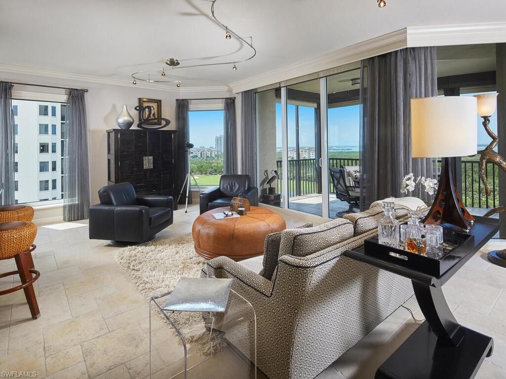 Interior, Living room, Water