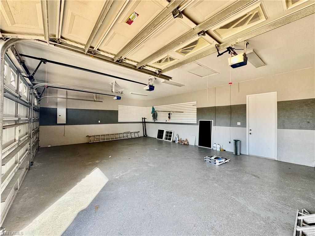 Garage, Interior