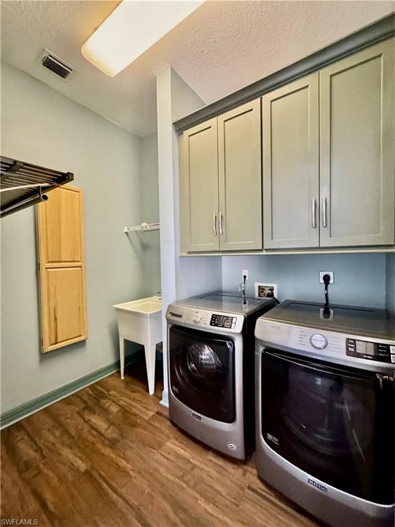 Interior, Washer, Wood Texture Flooring
