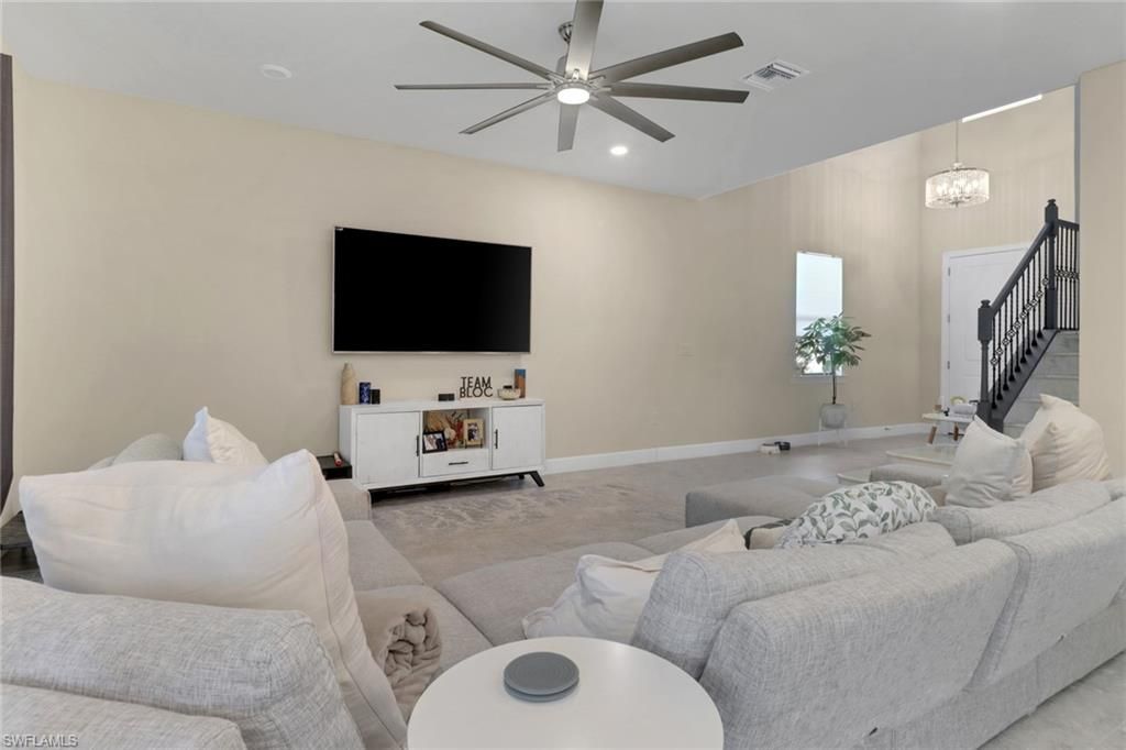 Interior, Living room, Pendant Lights, Recessed Lighting
