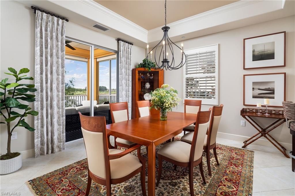 Chandelier, Dining room, Interior, Pendant Lights