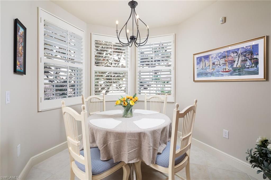 Chandelier, Dining room, Interior, Pendant Lights