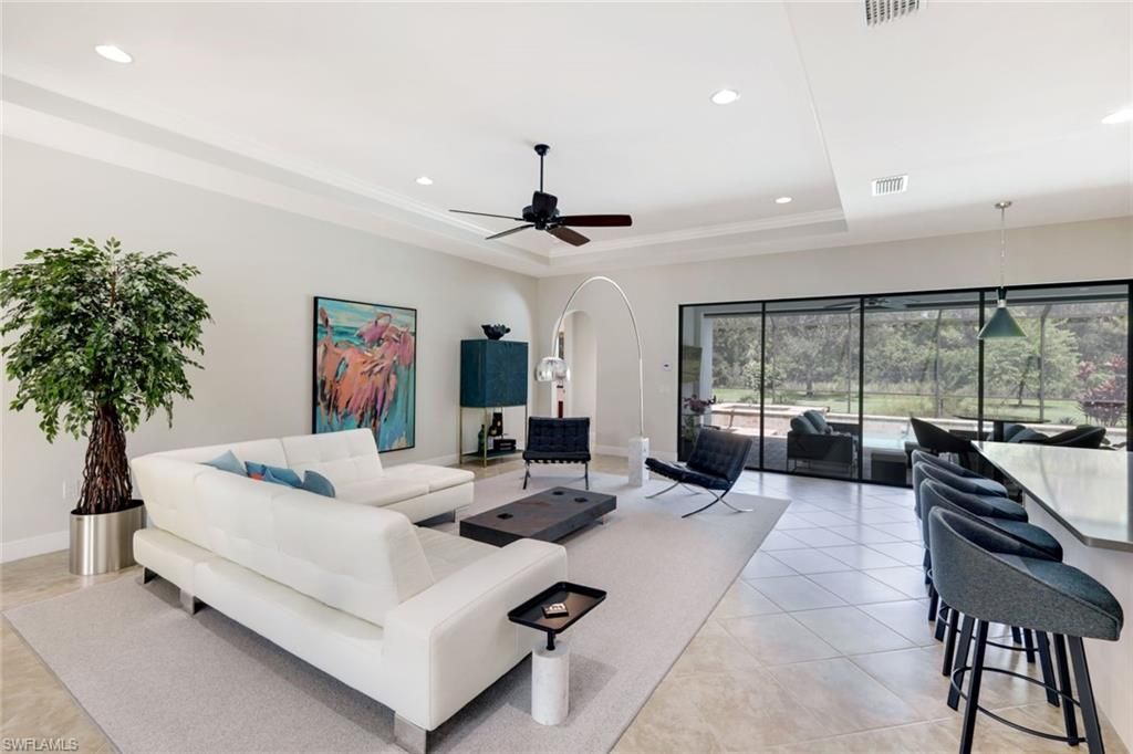 Interior, Living room, Pendant Lights, Recessed Lighting
