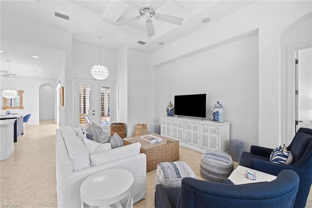 Interior, Living room, Pendant Lights, Recessed Lighting