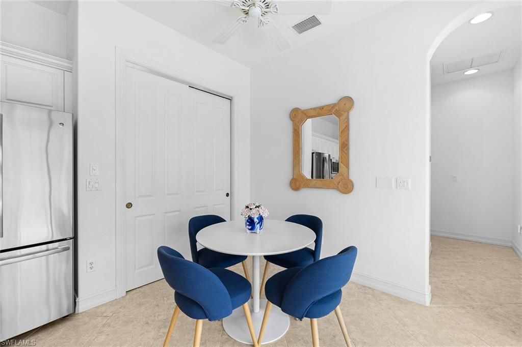 Dining room, Interior, Recessed Lighting