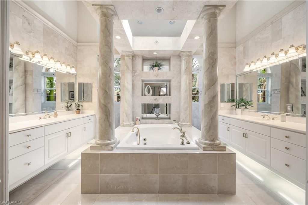 Bathroom, Dual Sink Vanities, Interior, Recessed Lighting