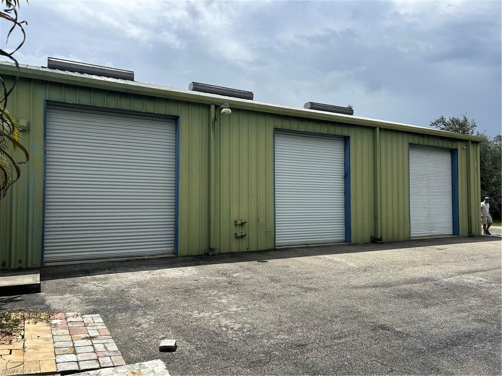 Detached Garage, Exterior