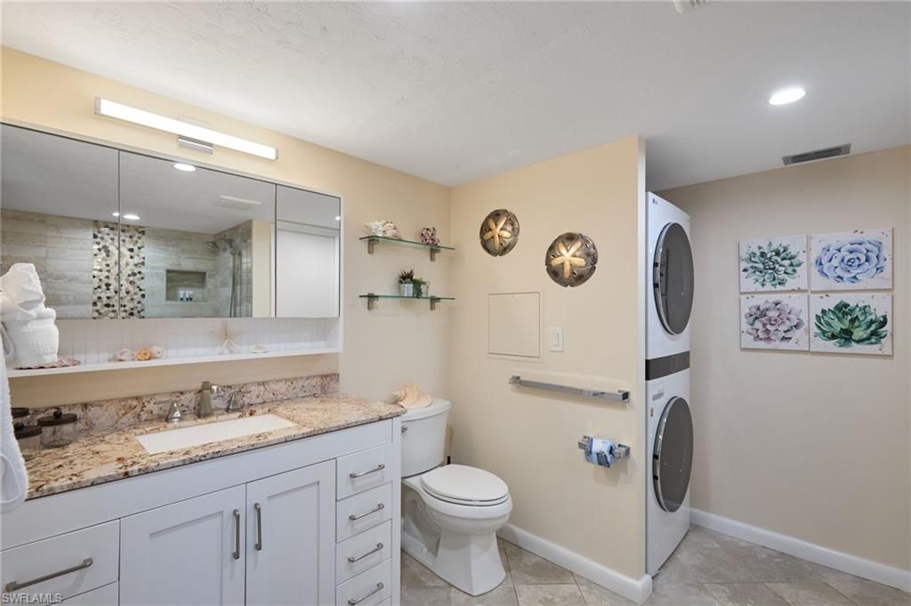 Bathroom, Interior, Recessed Lighting, Washer
