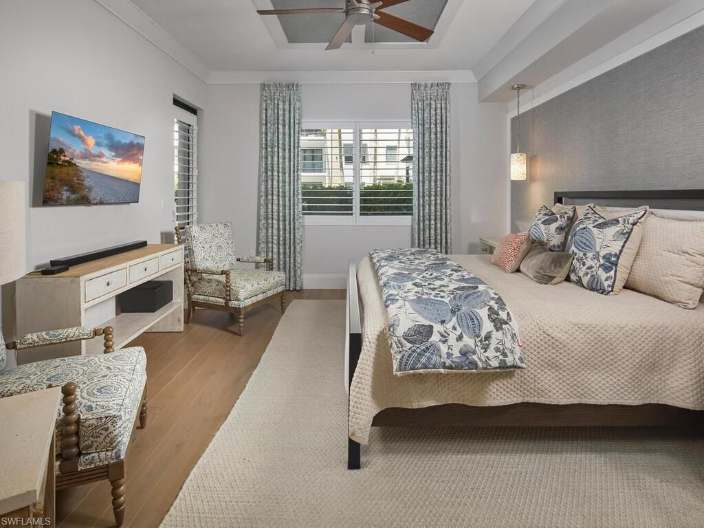 Bedroom, Interior, Pendant Lights, Wood Texture Flooring