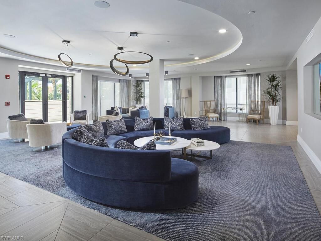 Interior, Living room, Pendant Lights, Recessed Lighting