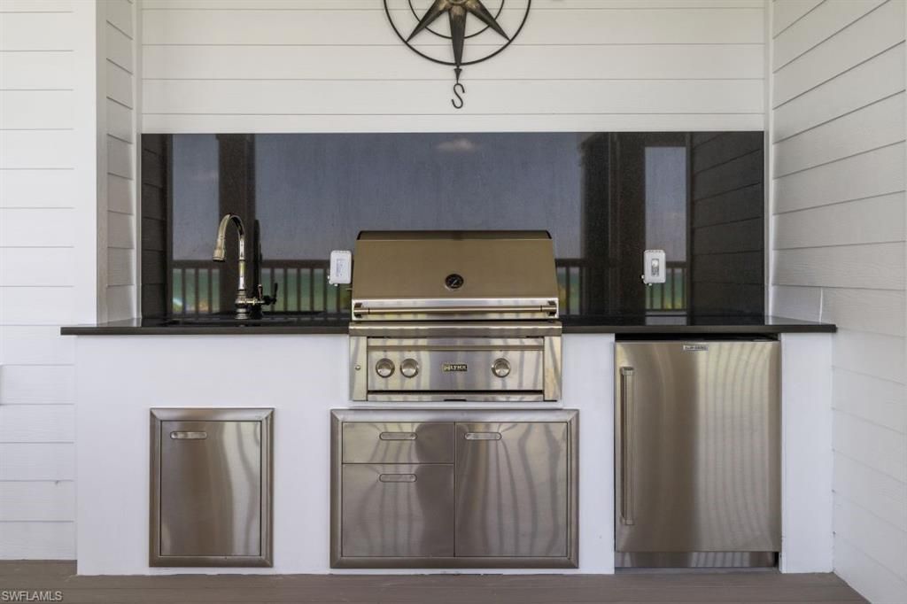 Exterior, Outdoor Kitchen