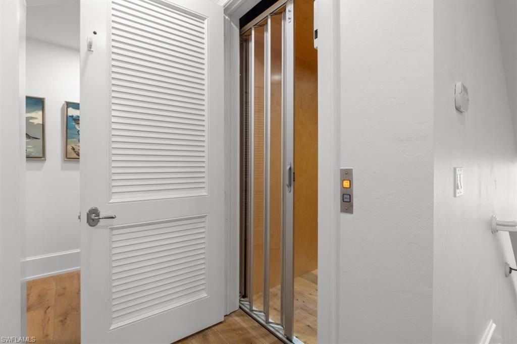 Elevator, Interior, Wood Texture Flooring