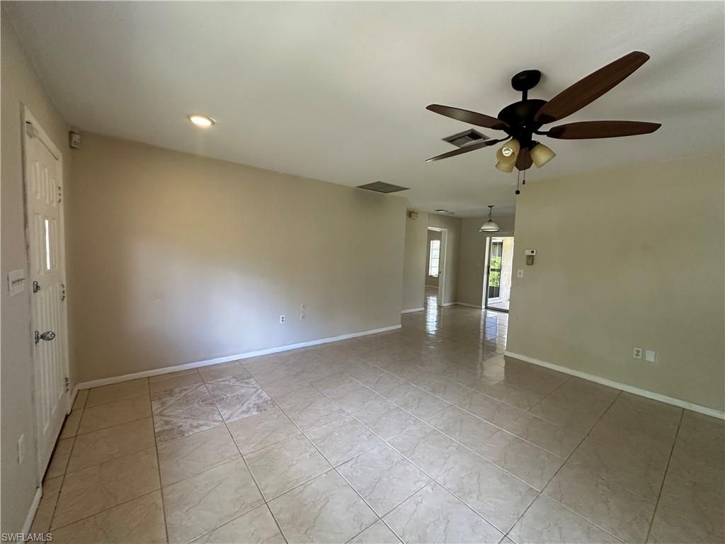 Empty room, Interior, Recessed Lighting