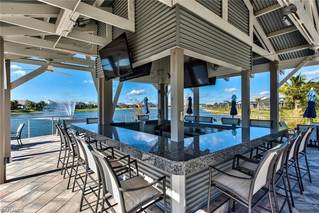 Exterior, Outdoor Kitchen, Water