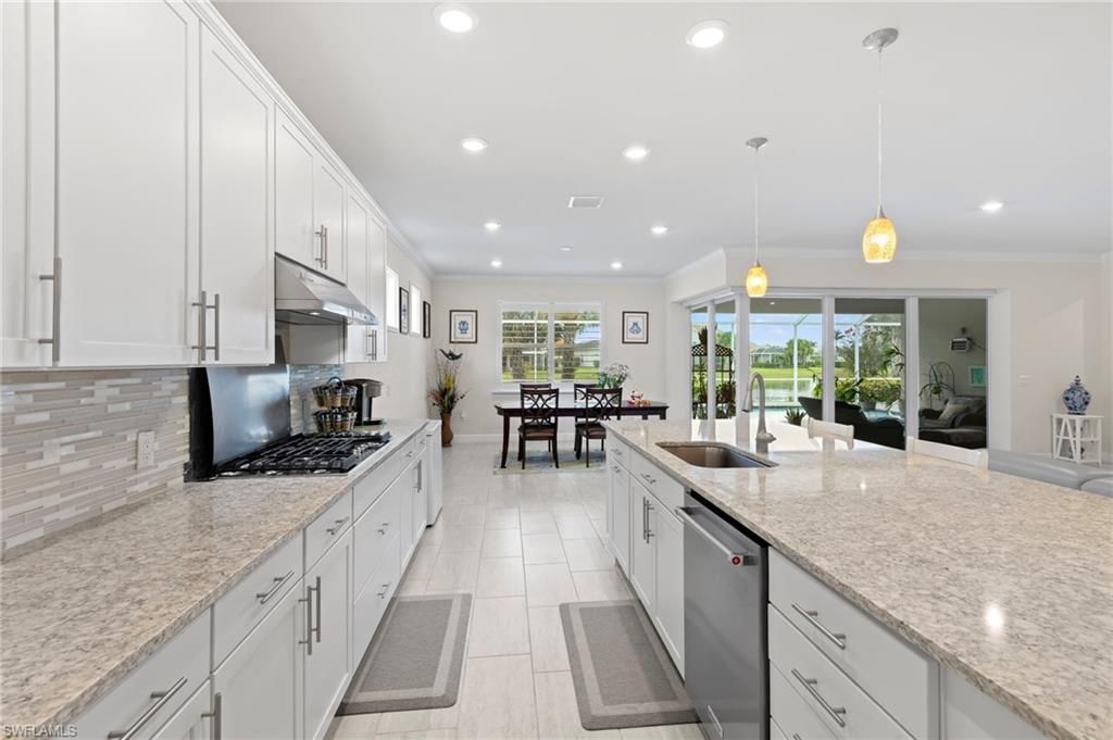 Dining room, Interior, Kitchen, Pendant Lights, Recessed Lighting, Stainless Steel Appliances