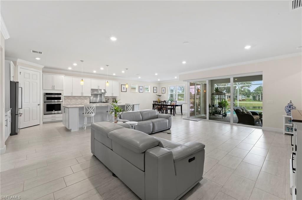 Dining room, Interior, Kitchen, Living room, Pendant Lights, Recessed Lighting, Stainless Steel Appliances