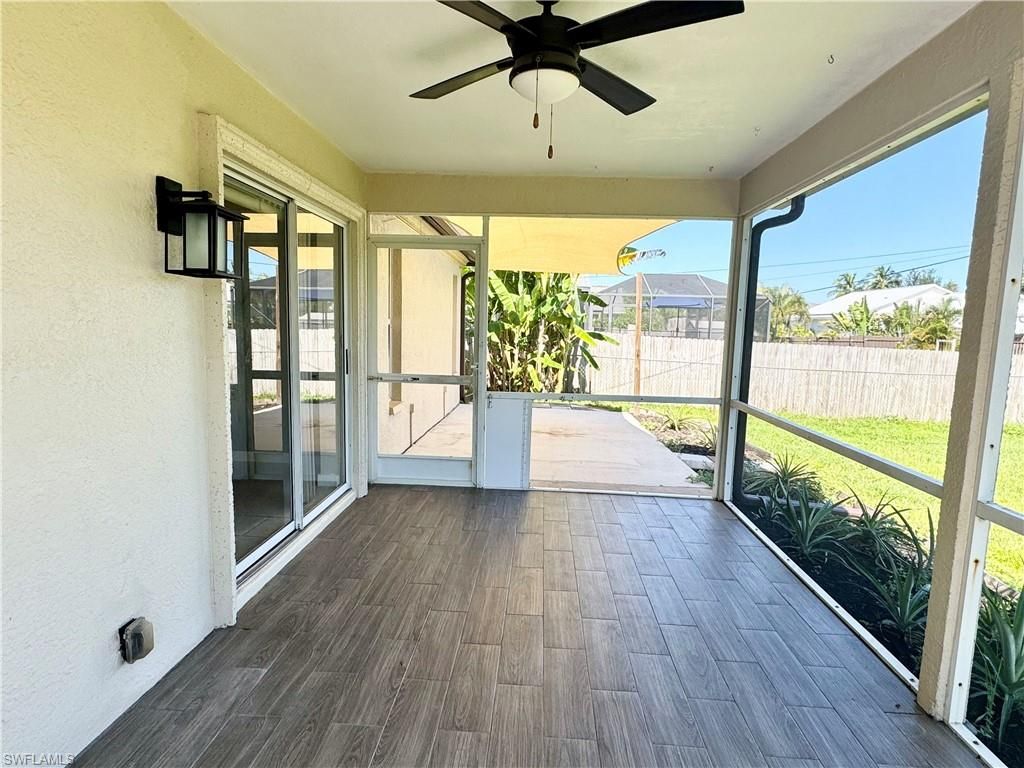 Interior, Sun Room, Wood Texture Flooring