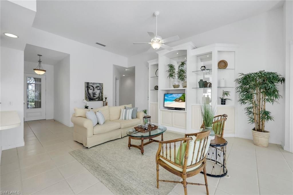 Interior, Living room, Pendant Lights, Recessed Lighting