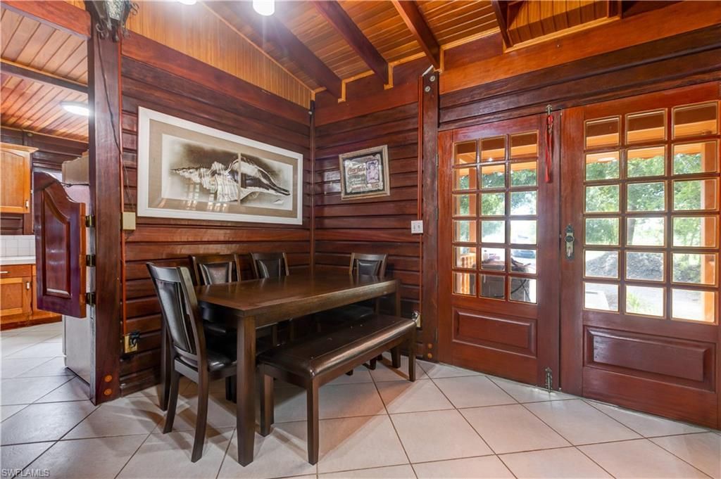 Dining room, Interior, Wooden Beams, Wooden Ceilings, Wooden Walls