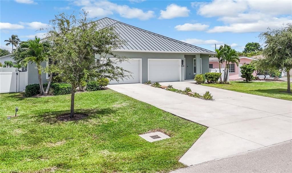 Attached, Backyard, Exterior, Facade, Ranch