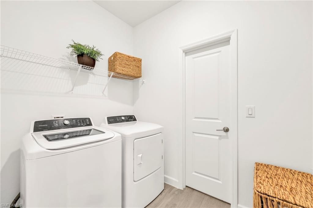 Interior, Washer, Wood Texture Flooring