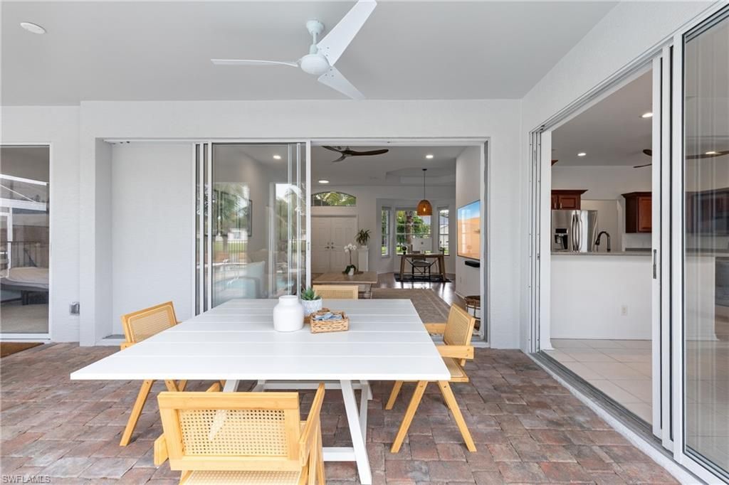 Dining room, Interior, Kitchen, Pendant Lights, Recessed Lighting, Stainless Steel Appliances