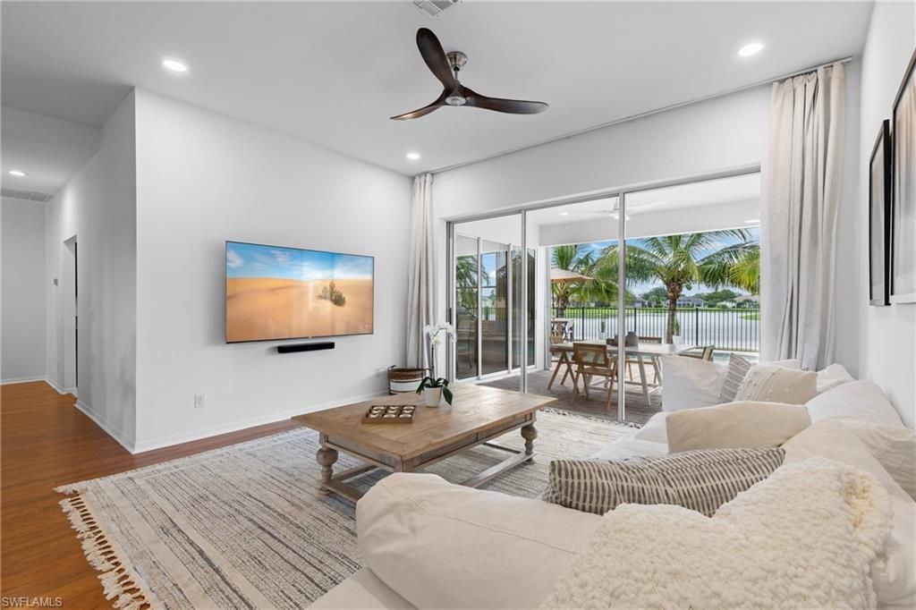 Dining room, Interior, Living room, Recessed Lighting, Wood Texture Flooring