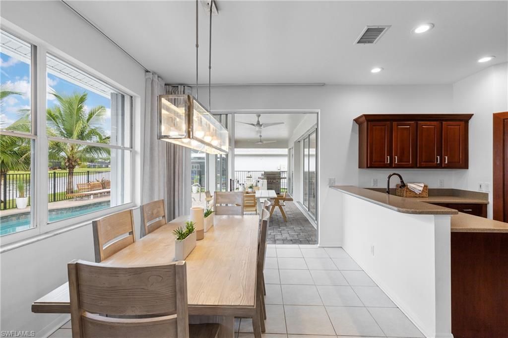 Dining room, Interior, Pendant Lights, Recessed Lighting