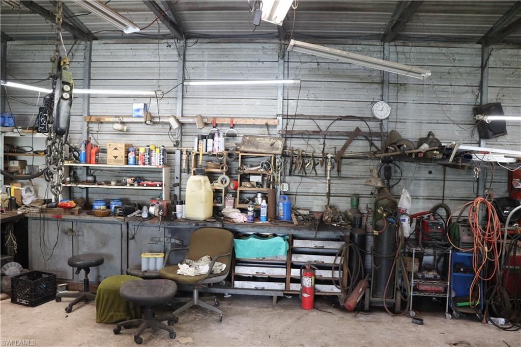 Garage, Interior