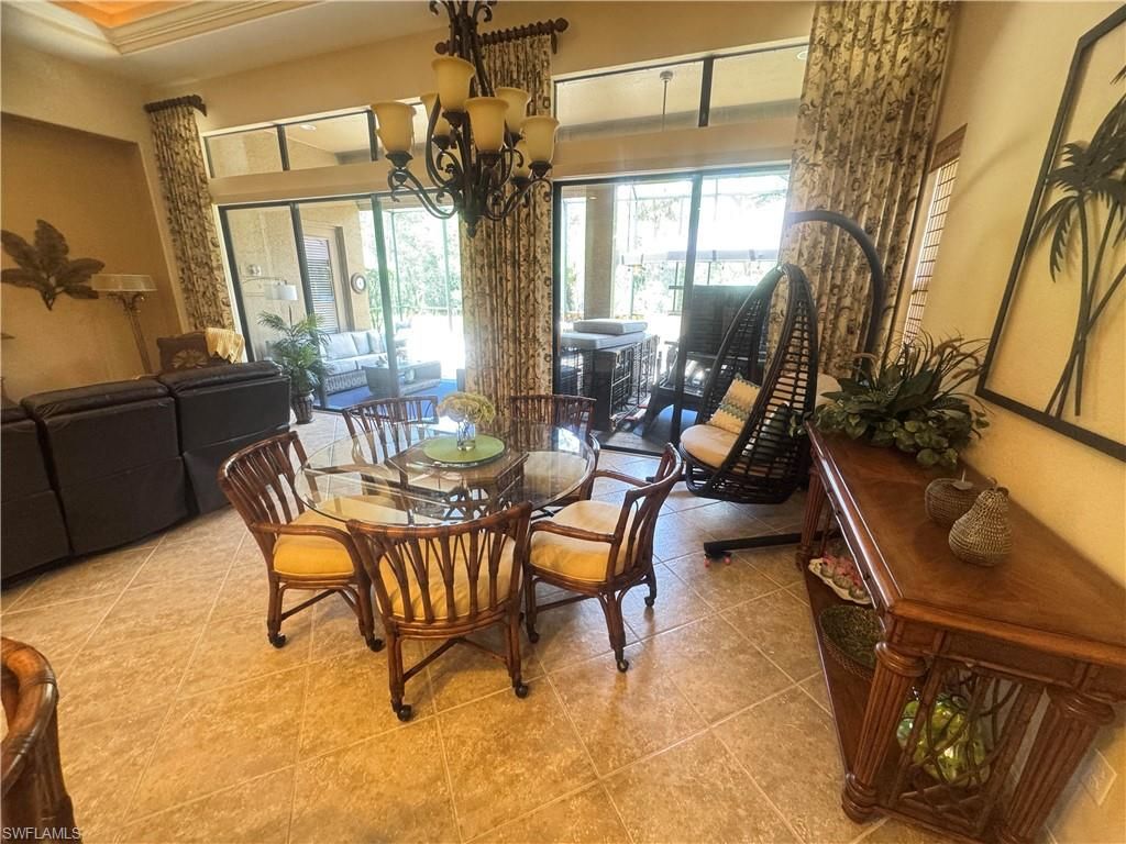 Chandelier, Dining room, Interior, Living room