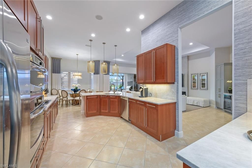 Dining room, Interior, Kitchen, Pendant Lights, Recessed Lighting, Stainless Steel Appliances