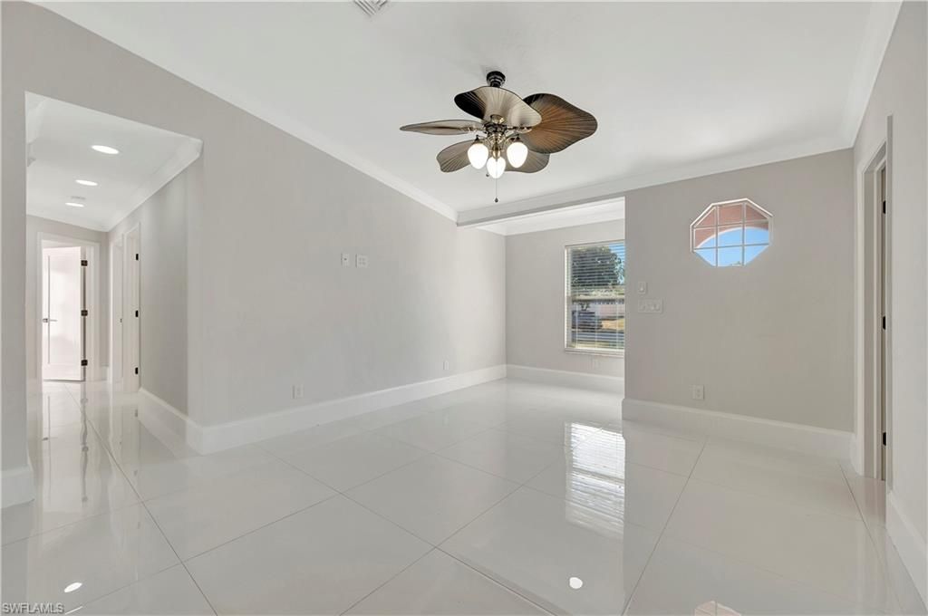 Empty room, Interior, Recessed Lighting