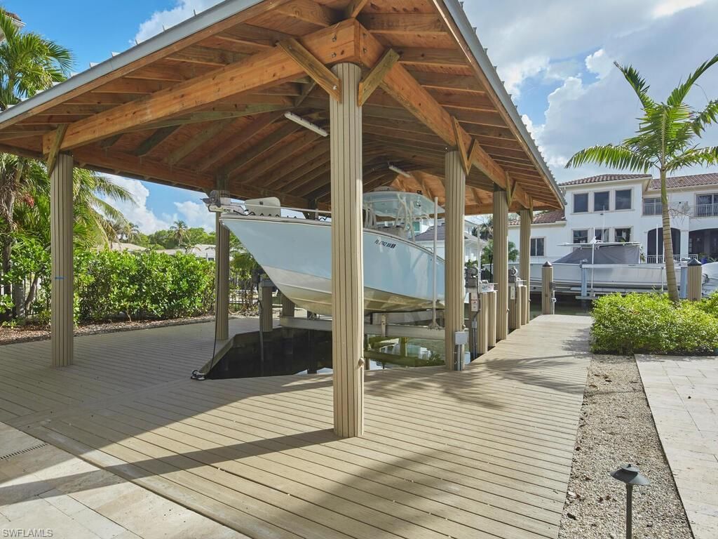 Exterior, Hot Tub