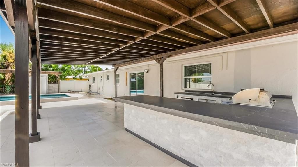 Exterior, Outdoor Kitchen, Pool