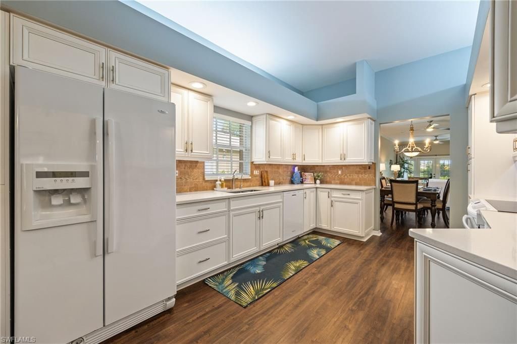 Chandelier, Dining room, Interior, Kitchen, Pendant Lights, Recessed Lighting, Wood Texture Flooring
