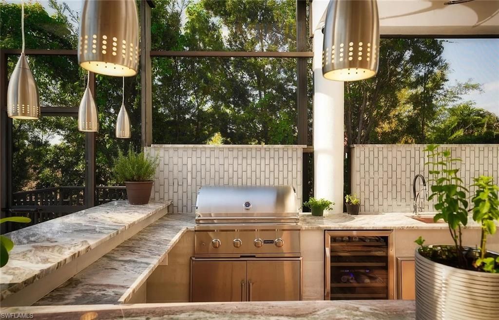 Exterior, Outdoor Kitchen