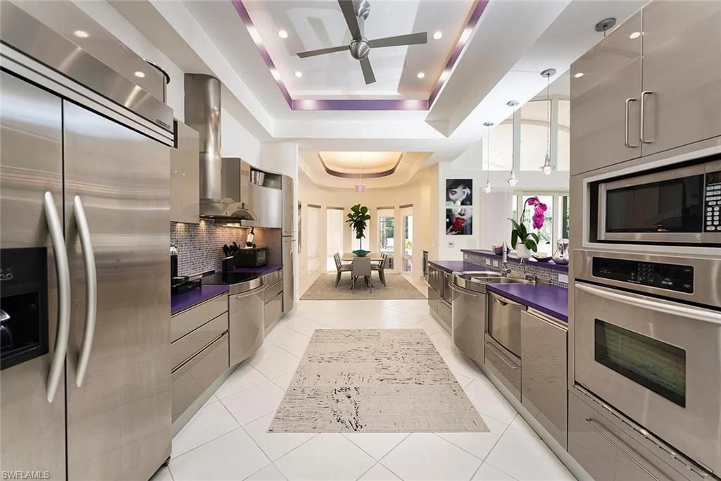 Dining room, Interior, Kitchen, Pendant Lights, Recessed Lighting, Stainless Steel Appliances