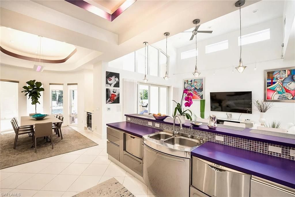 Dining room, Interior, Kitchen, Pendant Lights, Stainless Steel Appliances