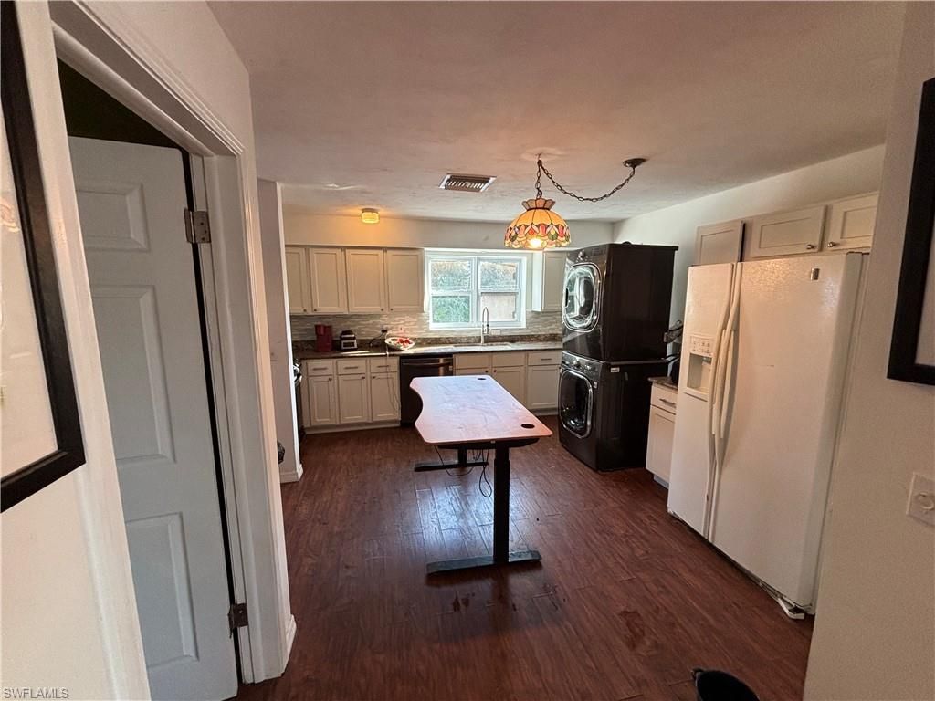 Interior, Kitchen, Pendant Lights, Washer, Wood Texture Flooring