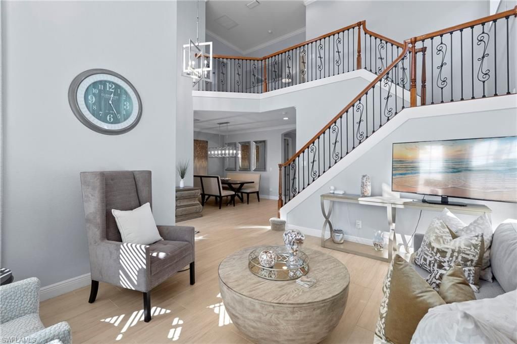 Chandelier, Dining room, Interior, Living room, Pendant Lights, Water, Wood Texture Flooring
