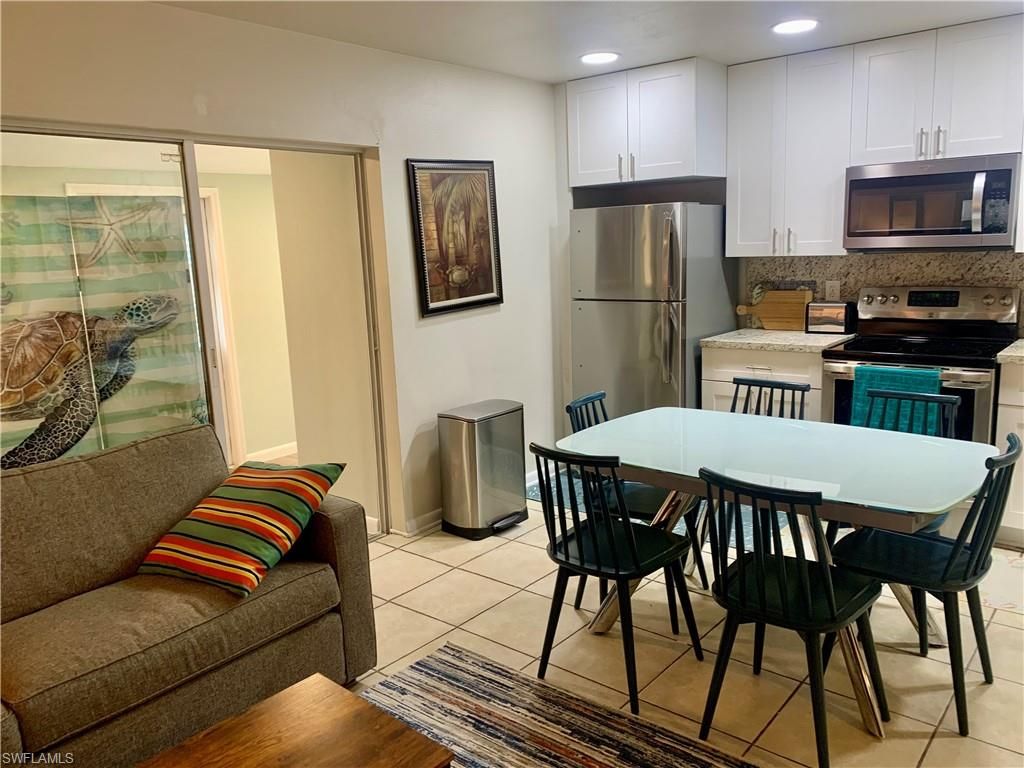 Dining room, Interior, Kitchen, Recessed Lighting, Stainless Steel Appliances