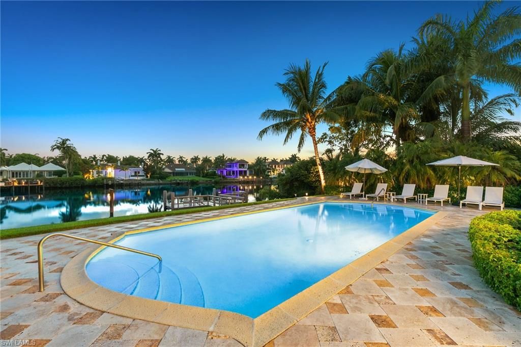 Exterior, Pool, Water