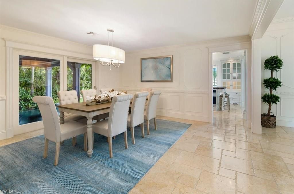 Chandelier, Dining room, Interior
